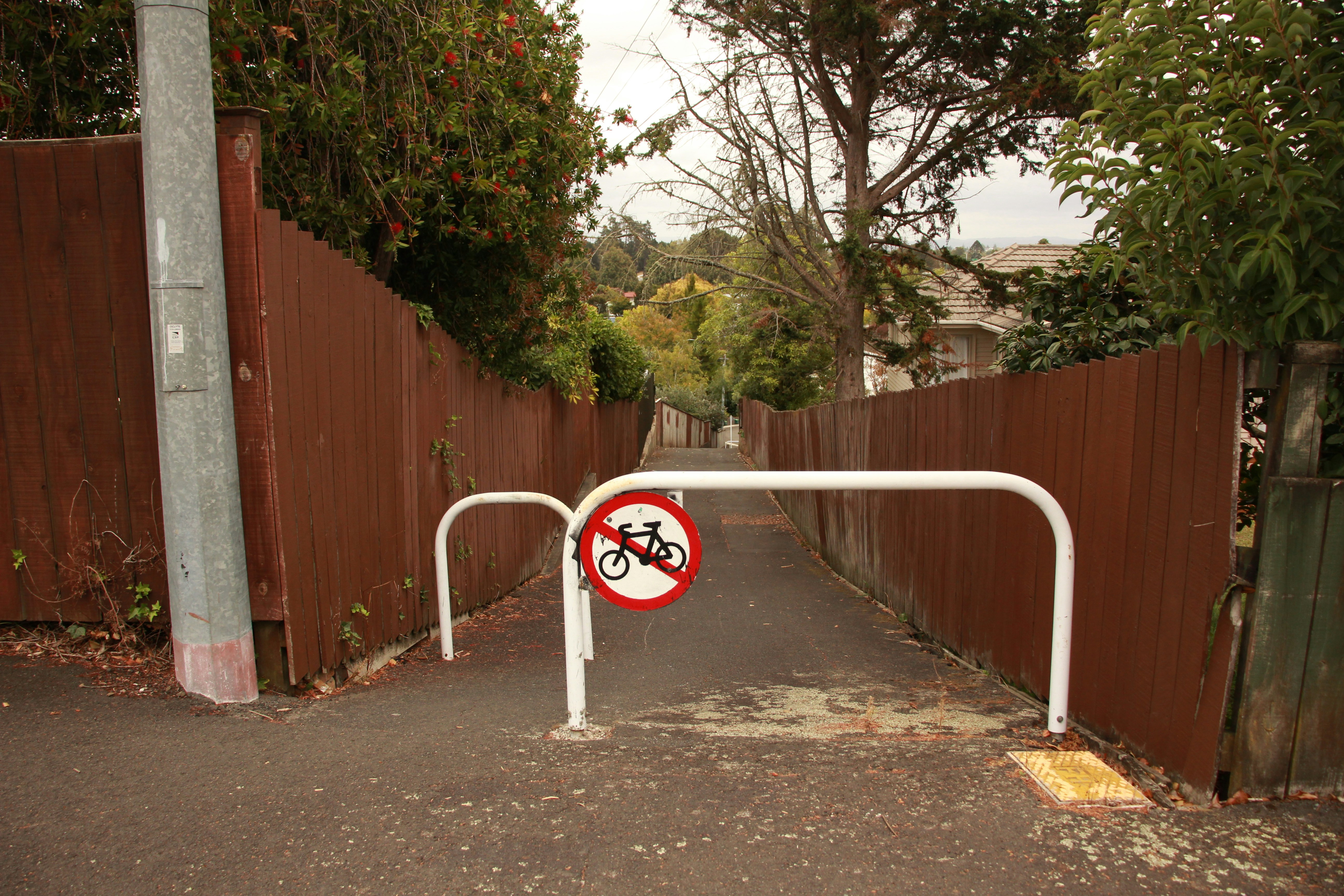 Más allá del reenvío simple - Seguridad práctica del contenido en las pasarelas de IA