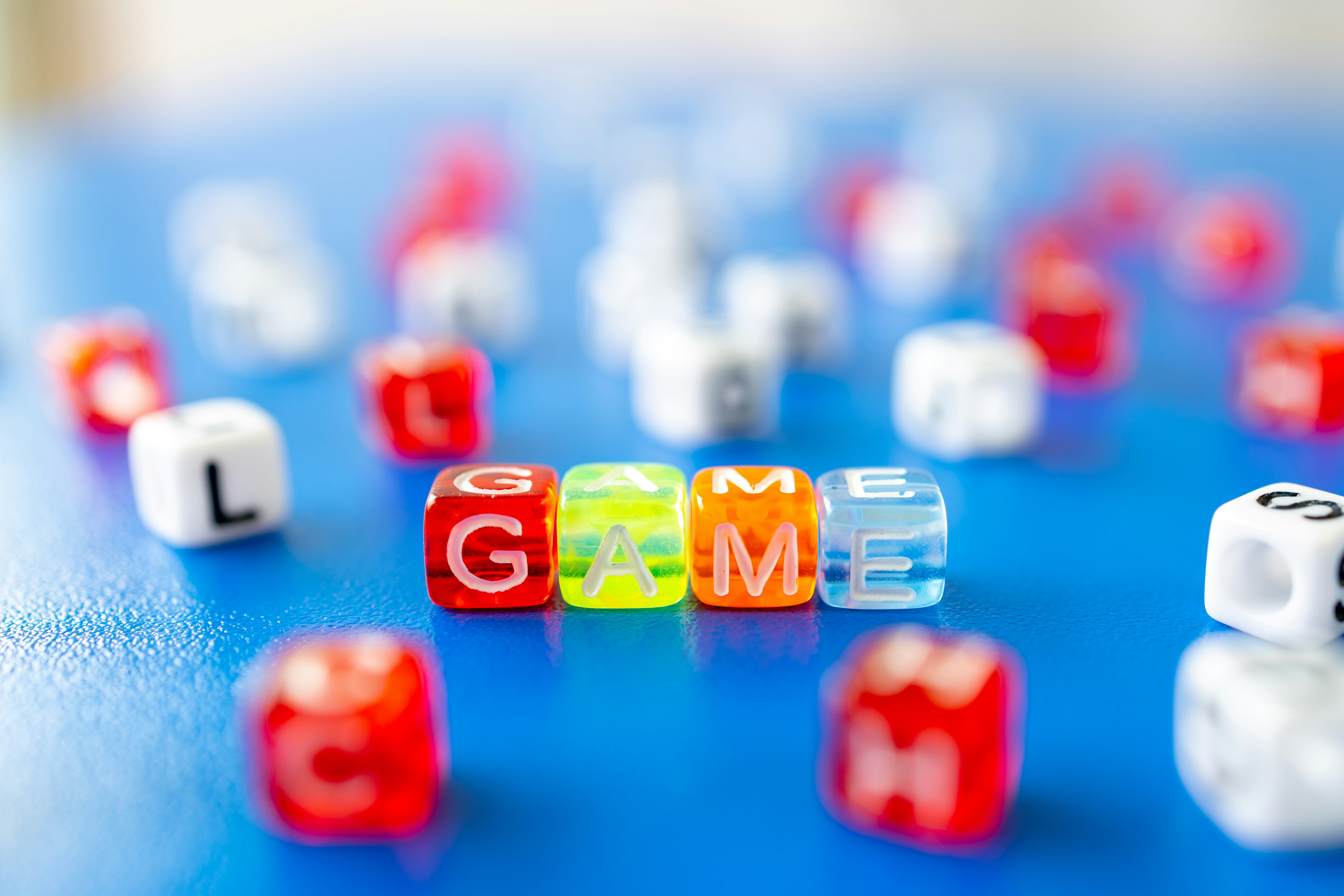 Seguridad en LLMs caja negra: Alineación mediante optimización restringida