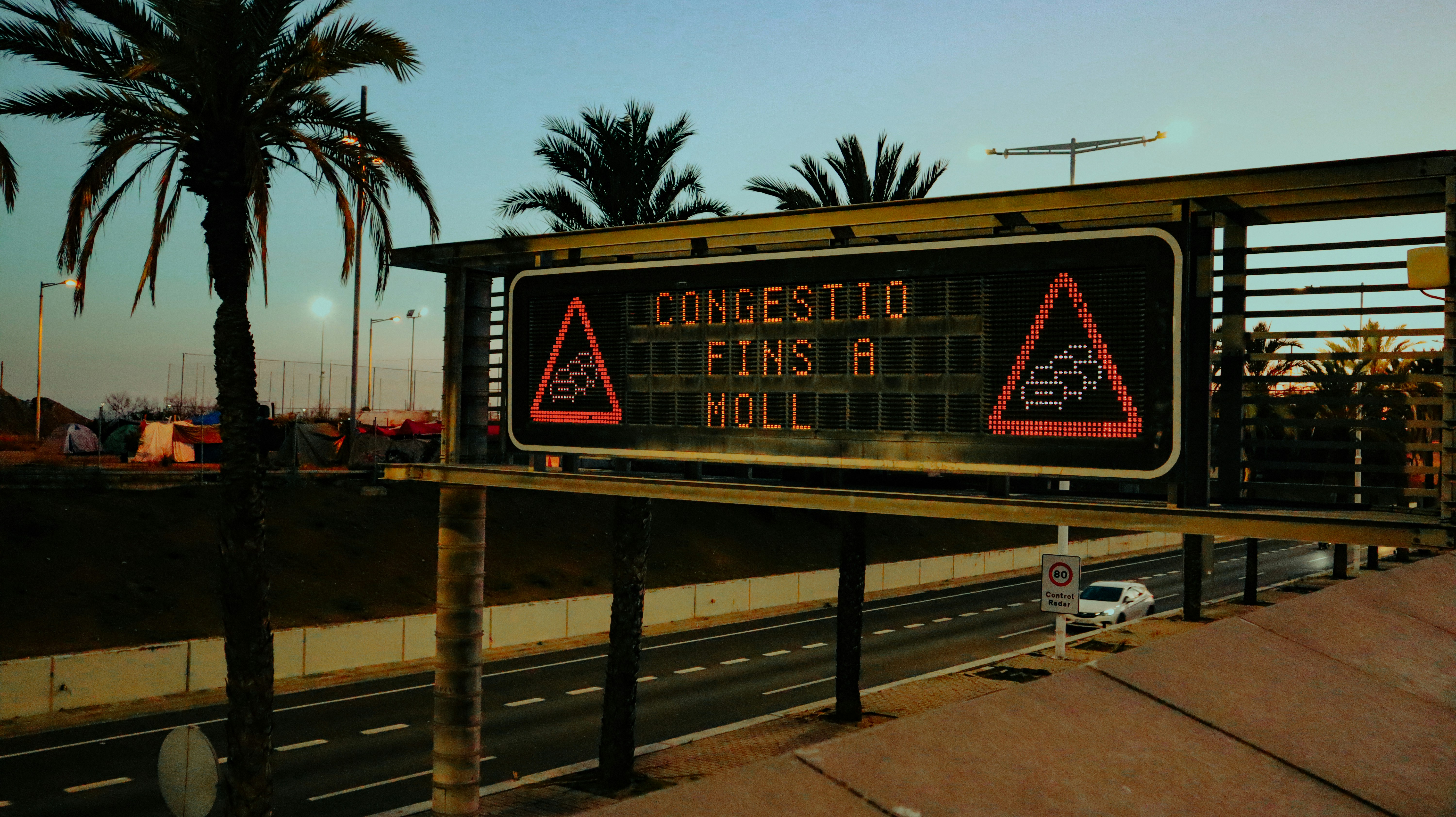 FM-fMRI: Coincidencia de Flujo Condicionada por Eventos para la Síntesis de Series Temporales de fMRI de Reposo a Tarea