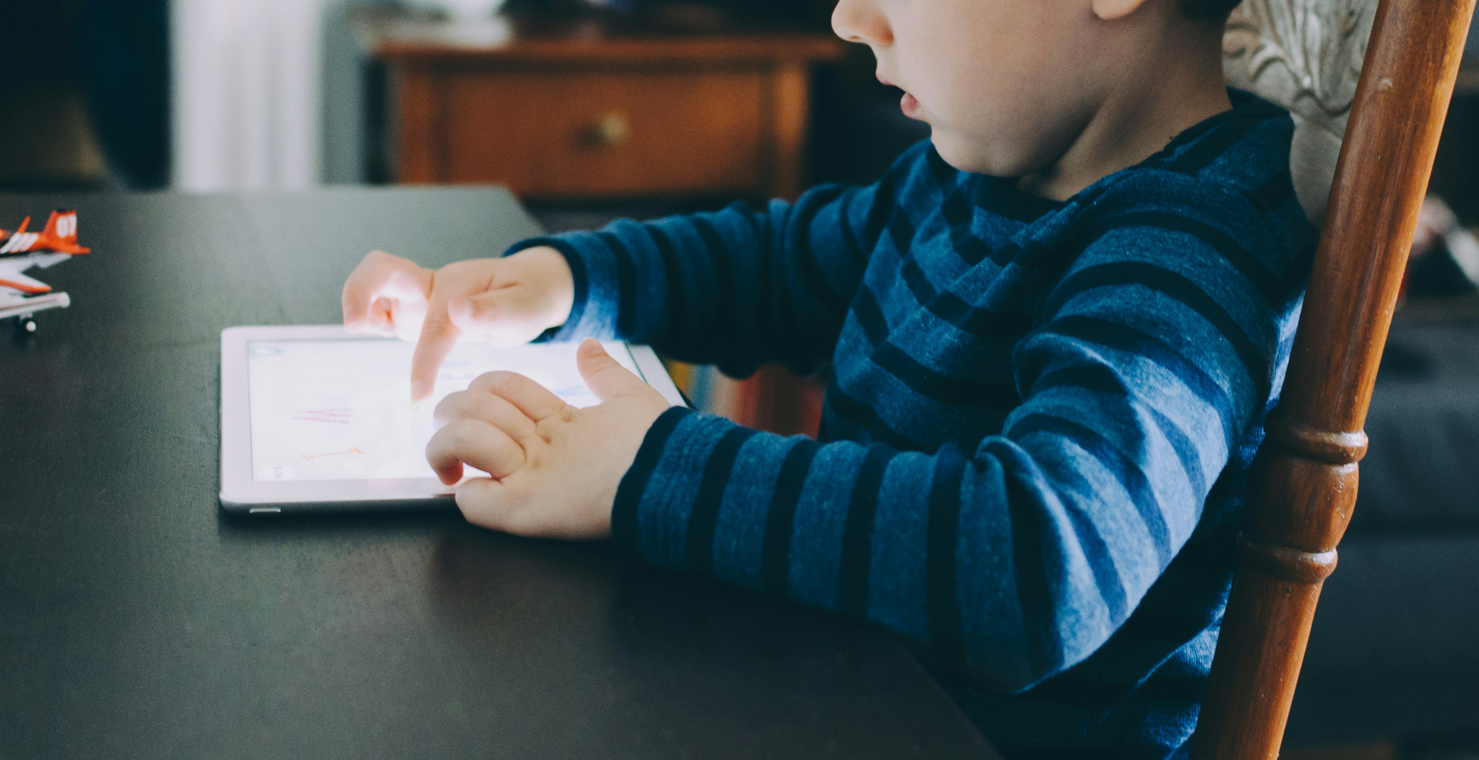 Esta pequeña tablet logró que mi hijo ordenara sus juguetes
