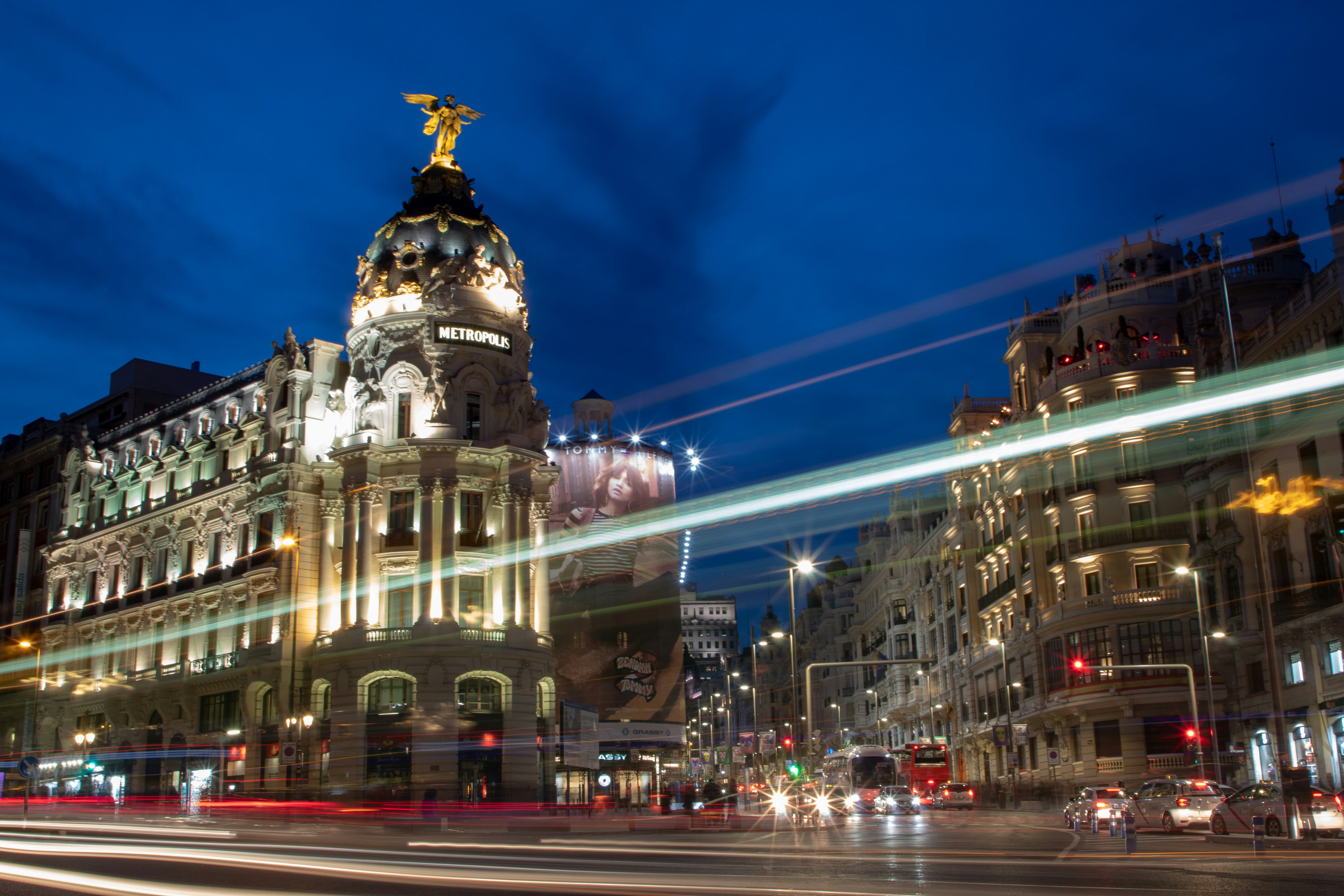 Incrementa tus ingresos subcontratando al proveedor líder de Madrid