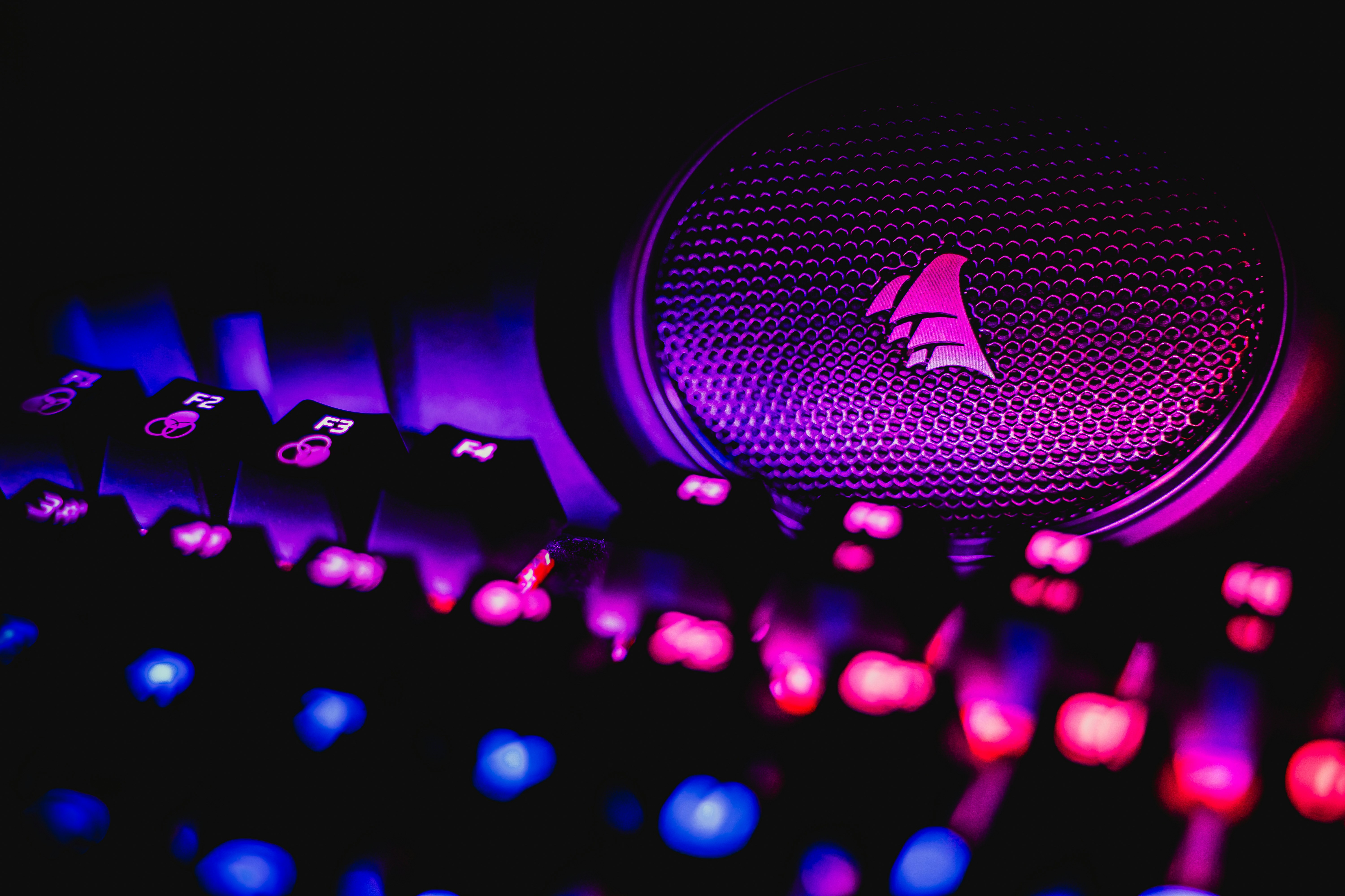 Mi teclado inalámbrico para juegos favorito de Corsair ahora cuesta $50 (69% de descuento)