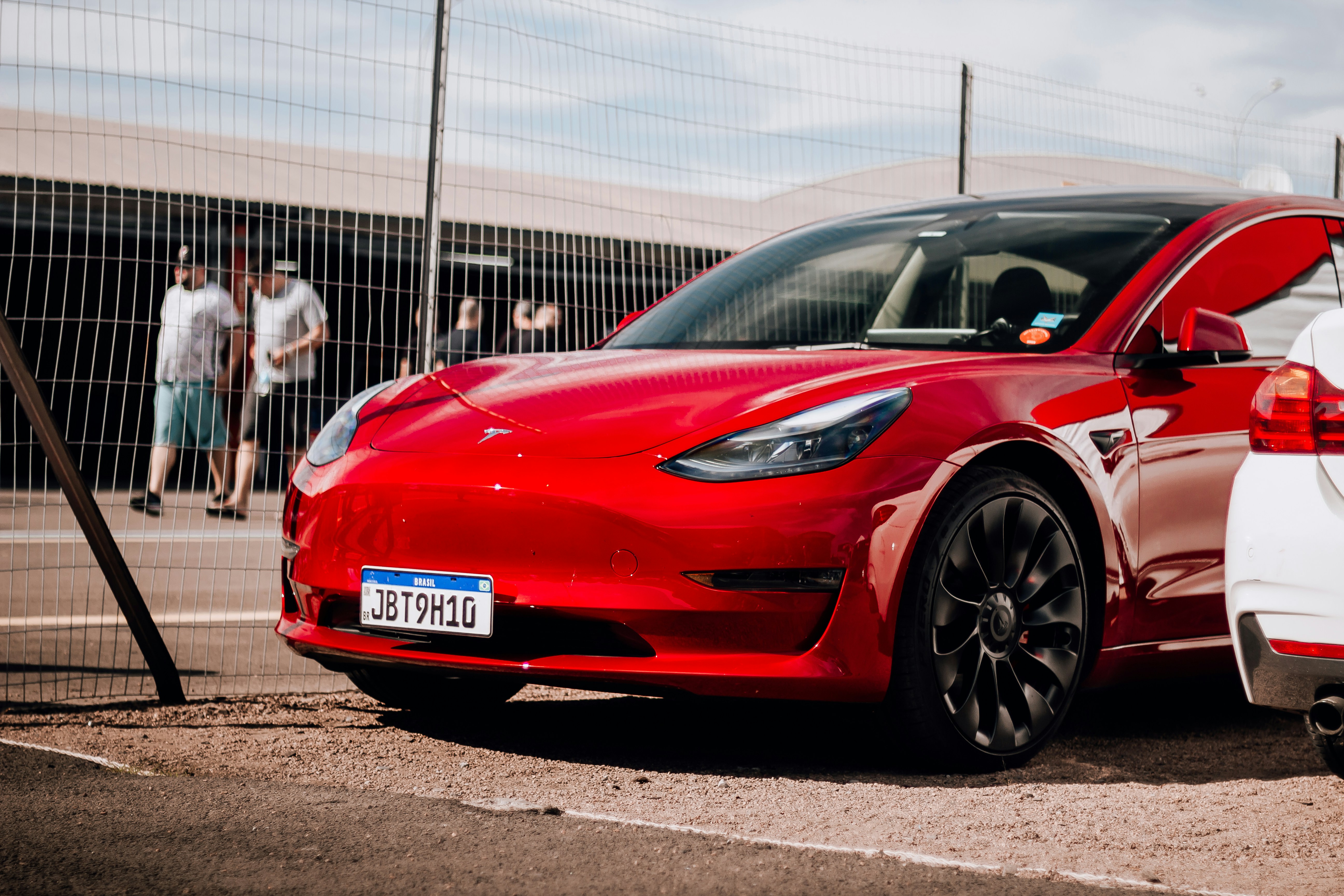 ¿El último retiro de Tesla? Las ruedas podrían desprenderse de los Cybertrucks.