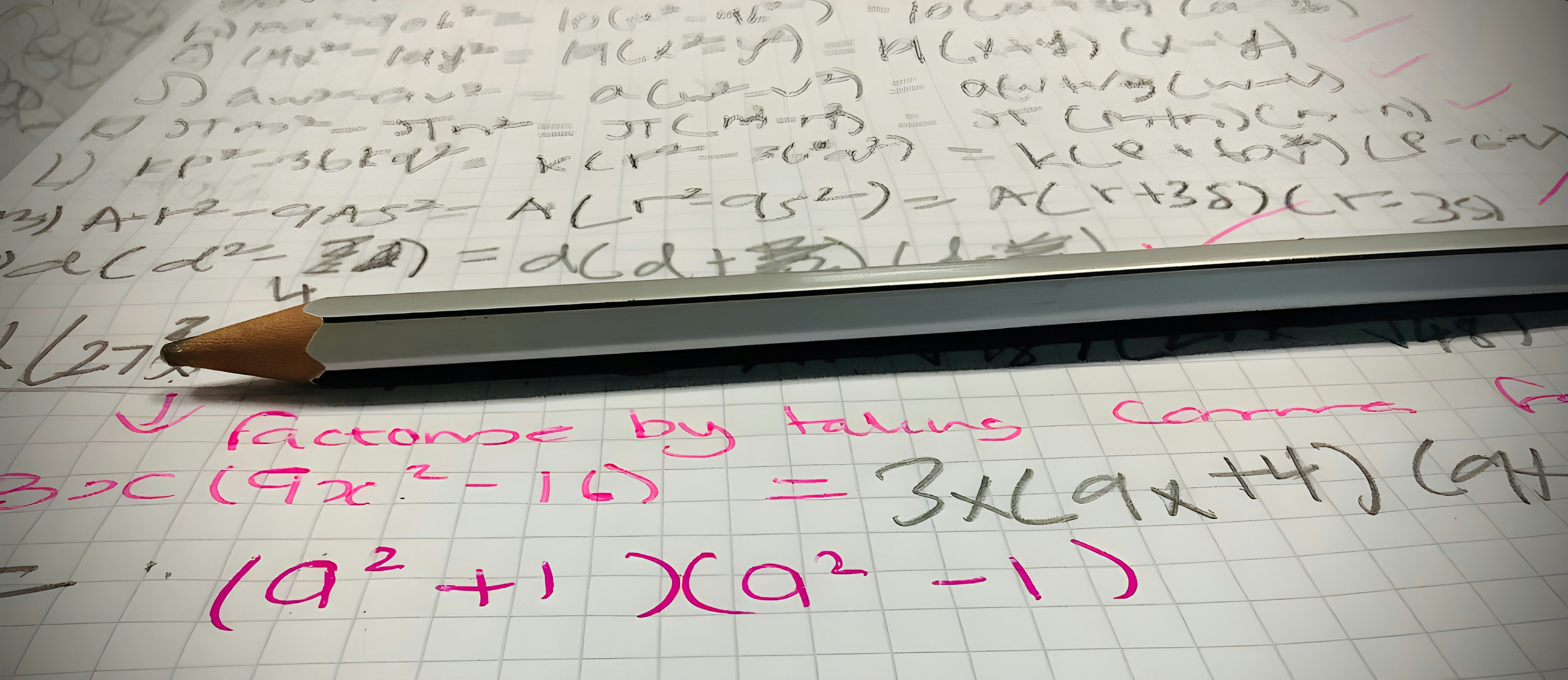 TheoremBench: Evaluación de LLMs en demostración de teoremas matemáticos formales