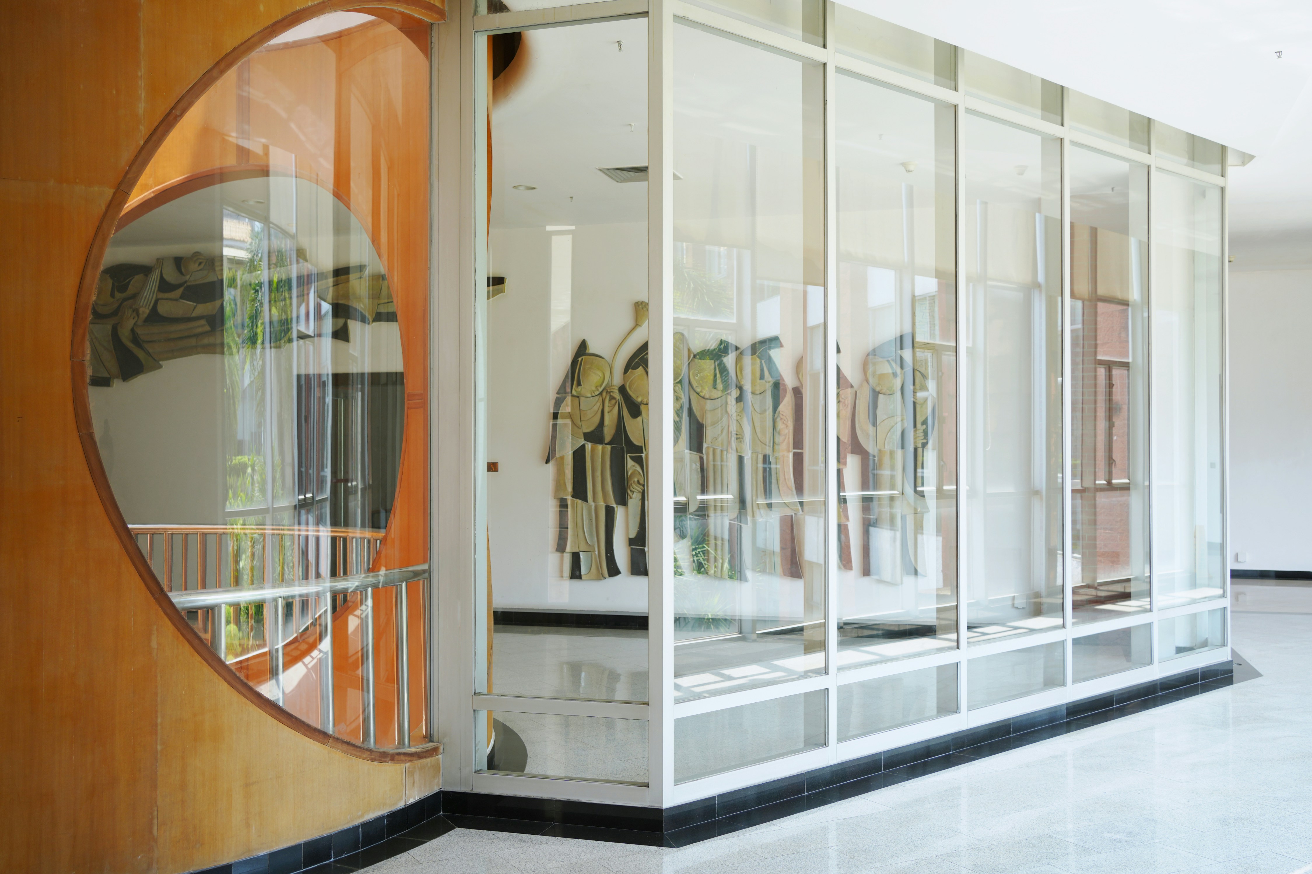 Revolutionando el comercio minorista: Cómo el desarrollo de programas personalizados de gestión interna transformó la industria