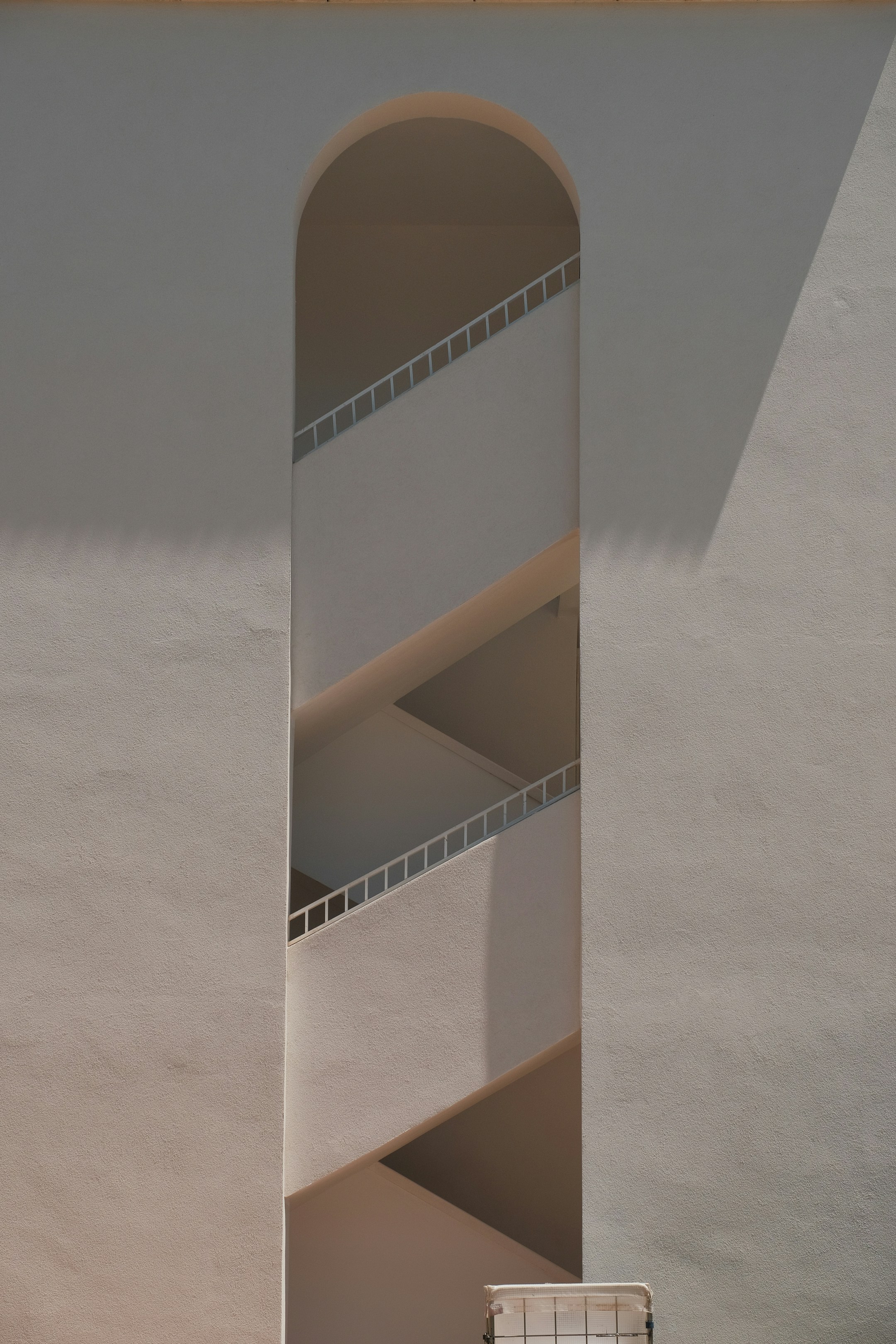 Cómo Utilicé a Kiro para Convertir una Simple Escena de Three.js en un Mundo de Juego Jugable