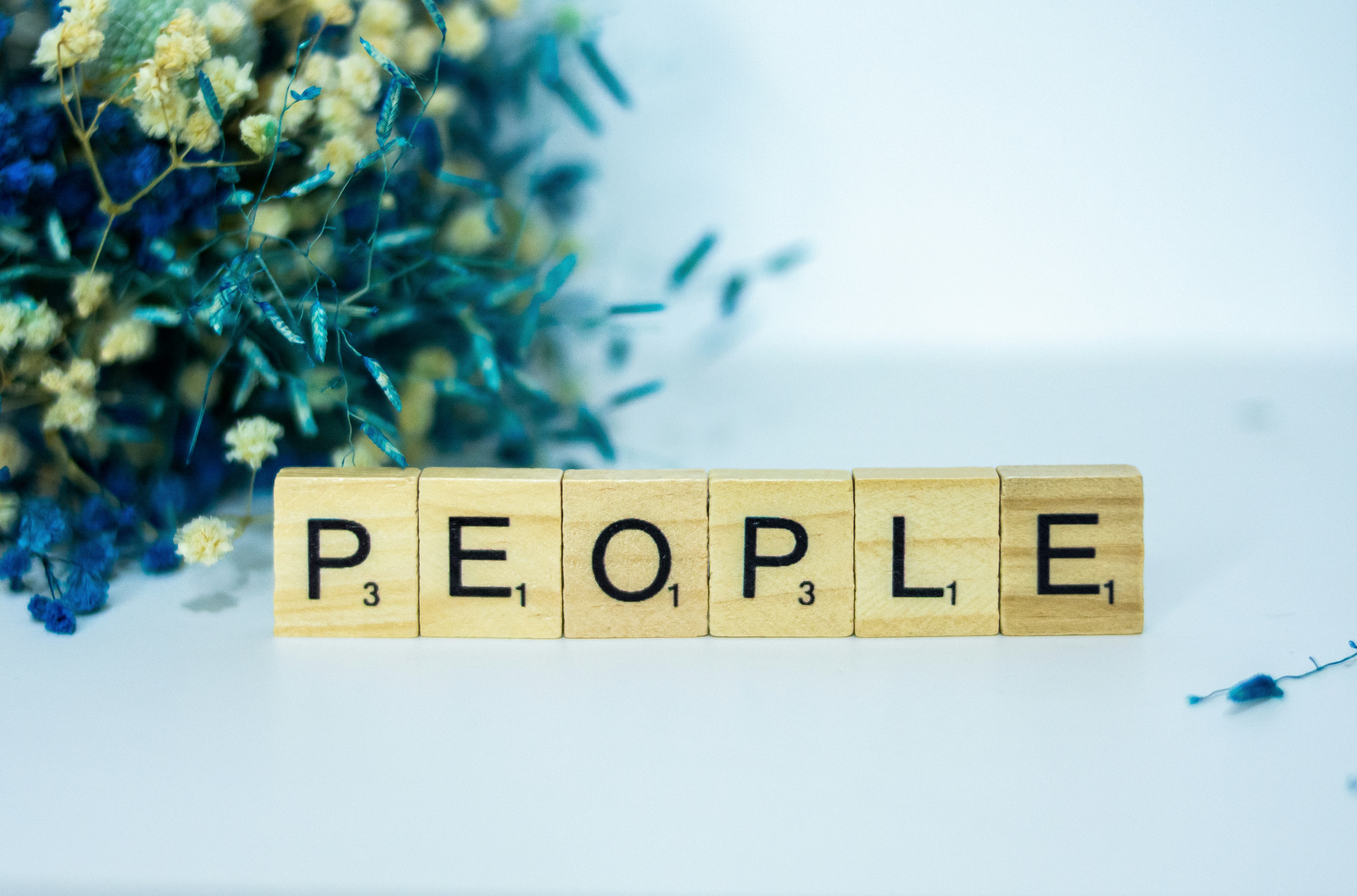 Personas de usuario impulsadas por el prompt: de registros desordenados a perfiles vivos