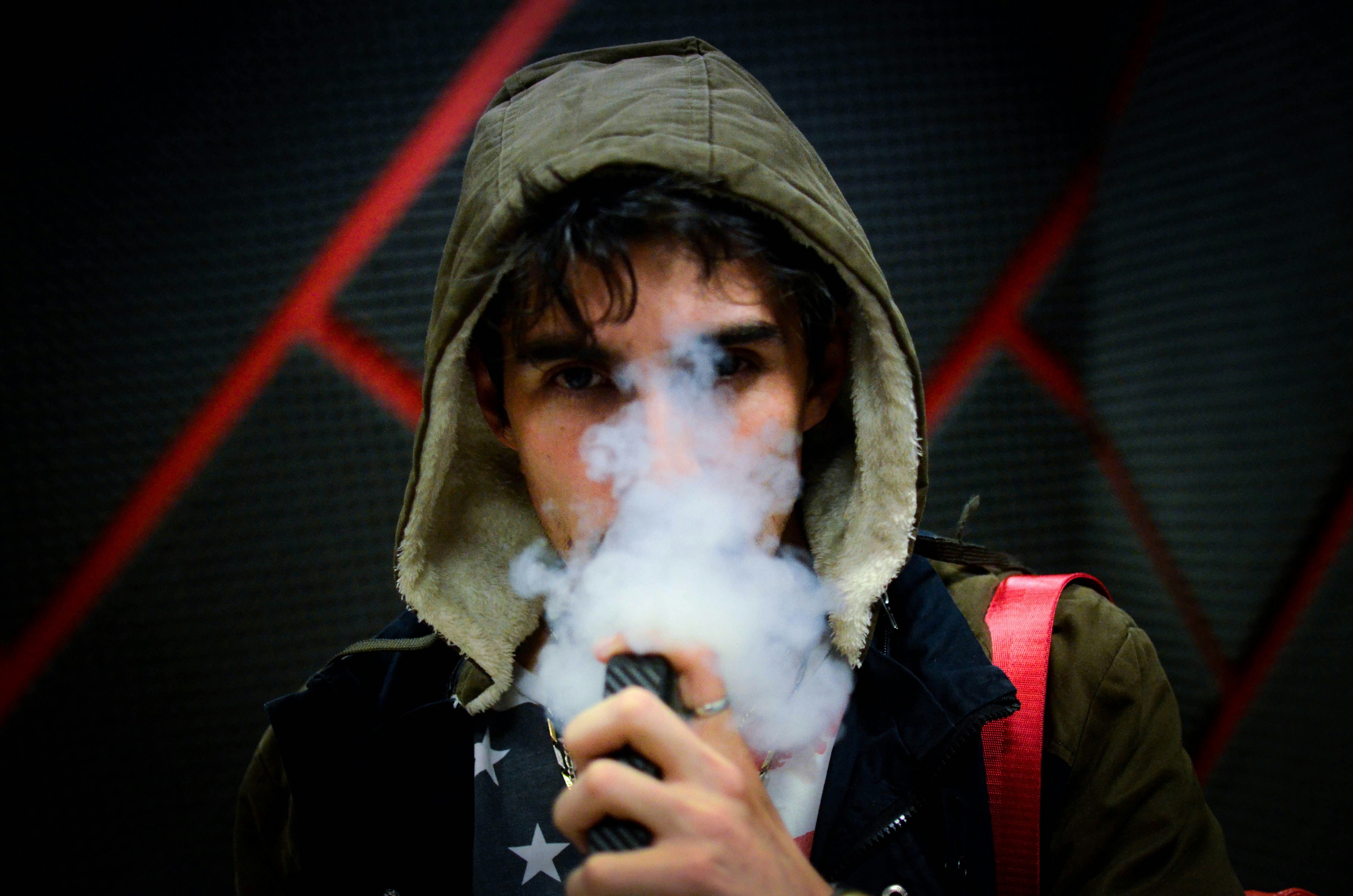 Fui a buscar el vapeador de marihuana con IA que te da Bitcoin por fumar