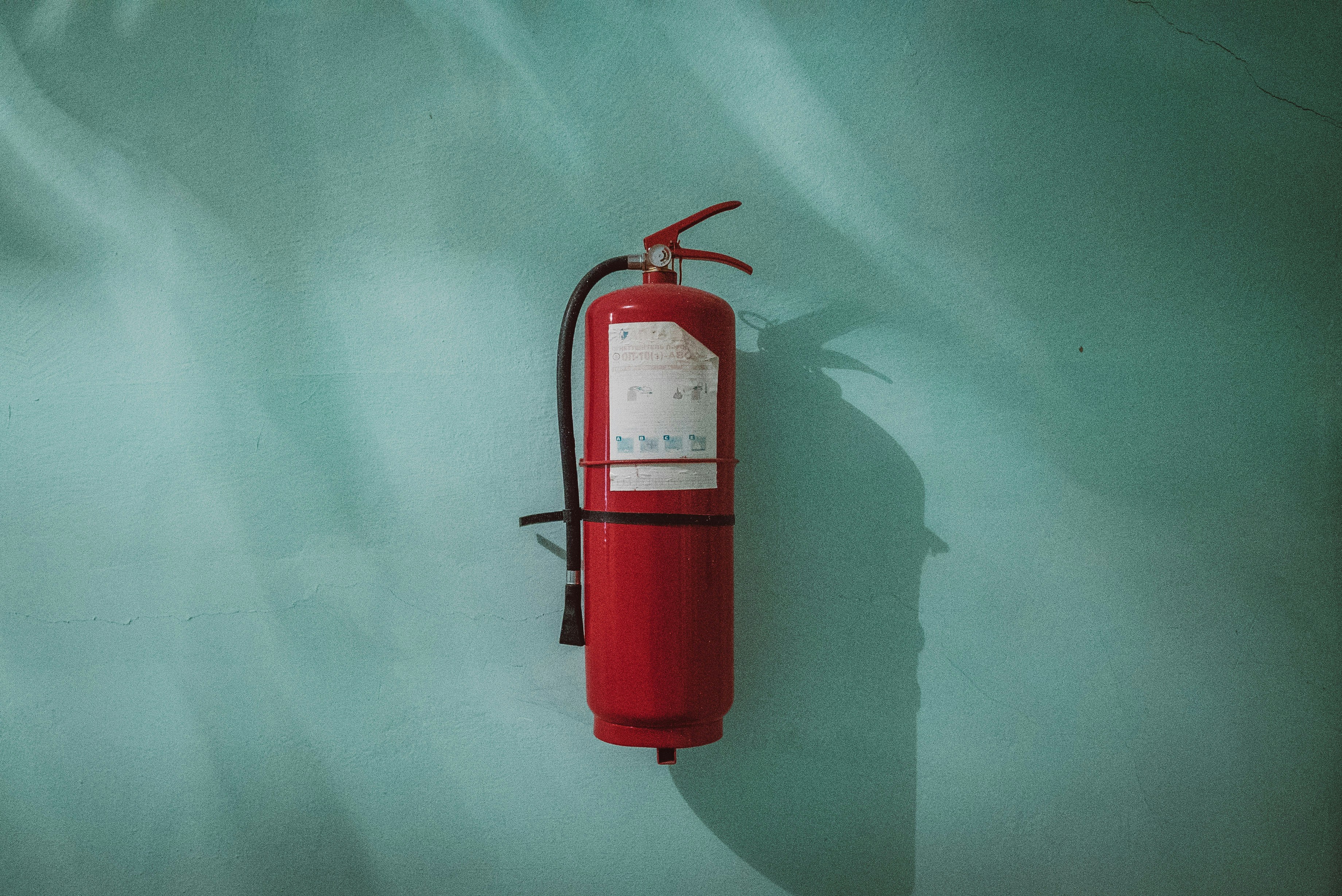 Vi cómo las baterías de litio se incendian a propósito: qué hacer