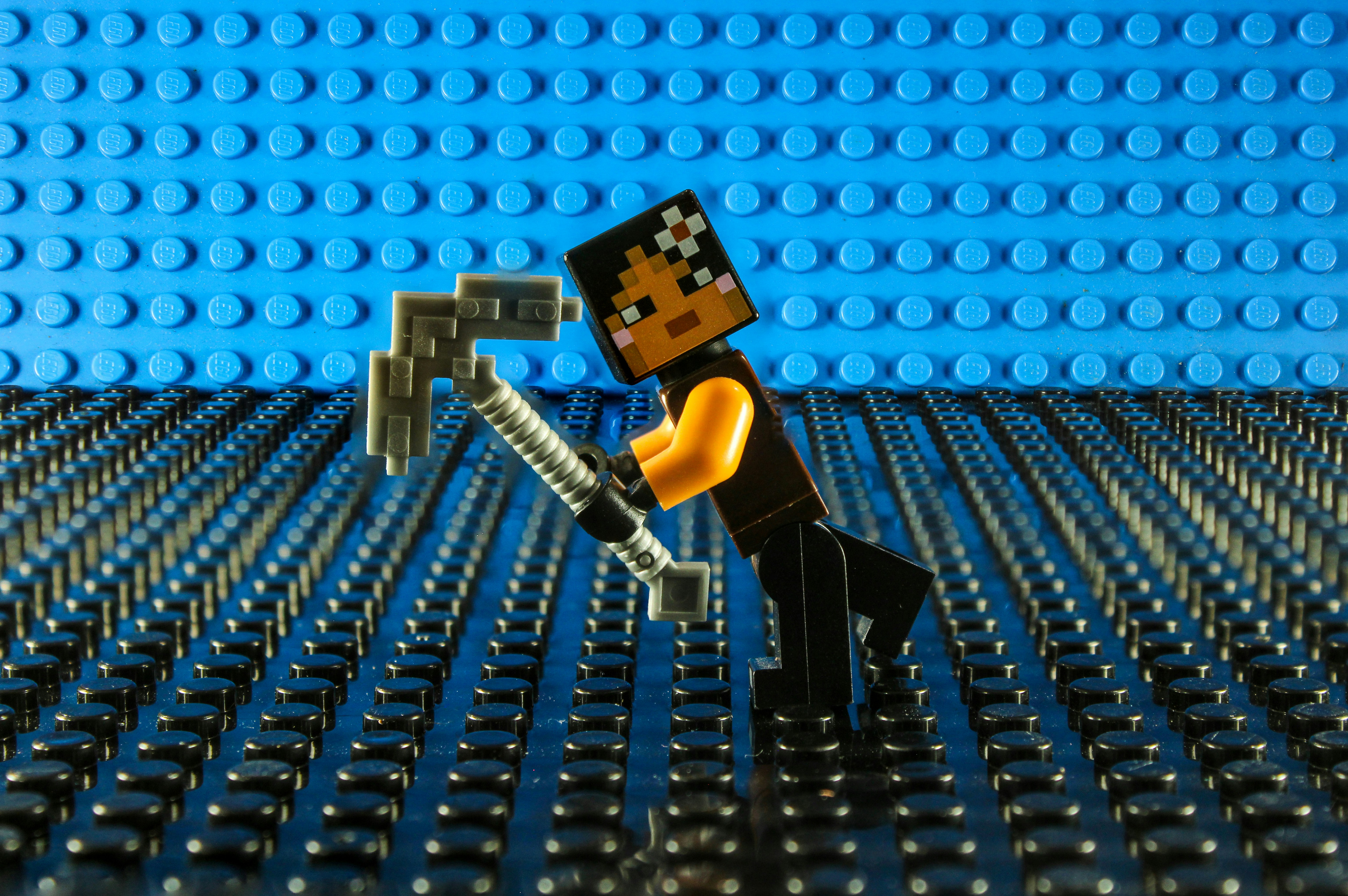 WISE: Un Agente de Largo Plazo en Minecraft con Razonamiento Por Qué-Cuál
