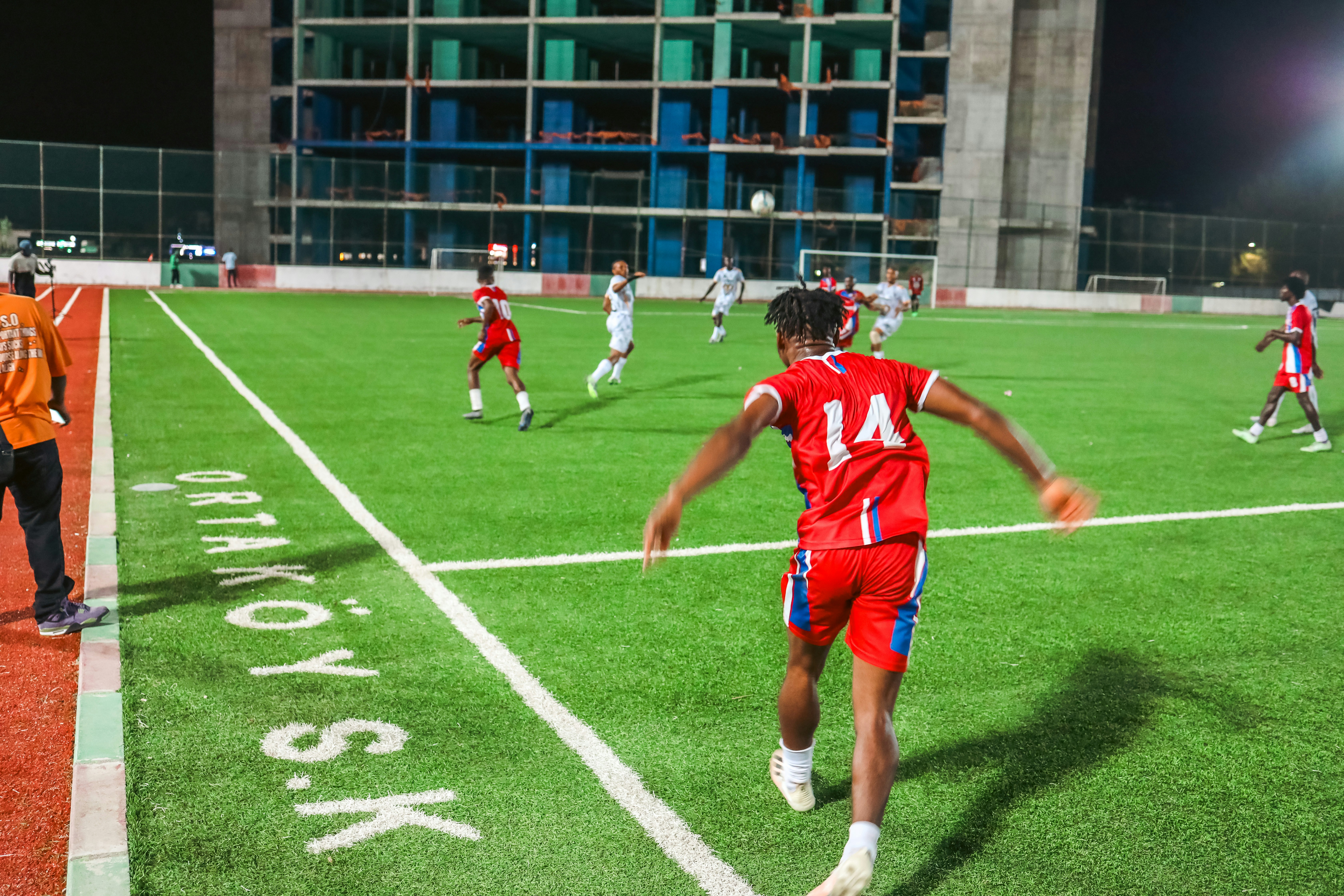 Yahoo utiliza inteligencia artificial para ofrecer resúmenes de partidos de fútbol en tiempo real más allá de las estadísticas tradicionales