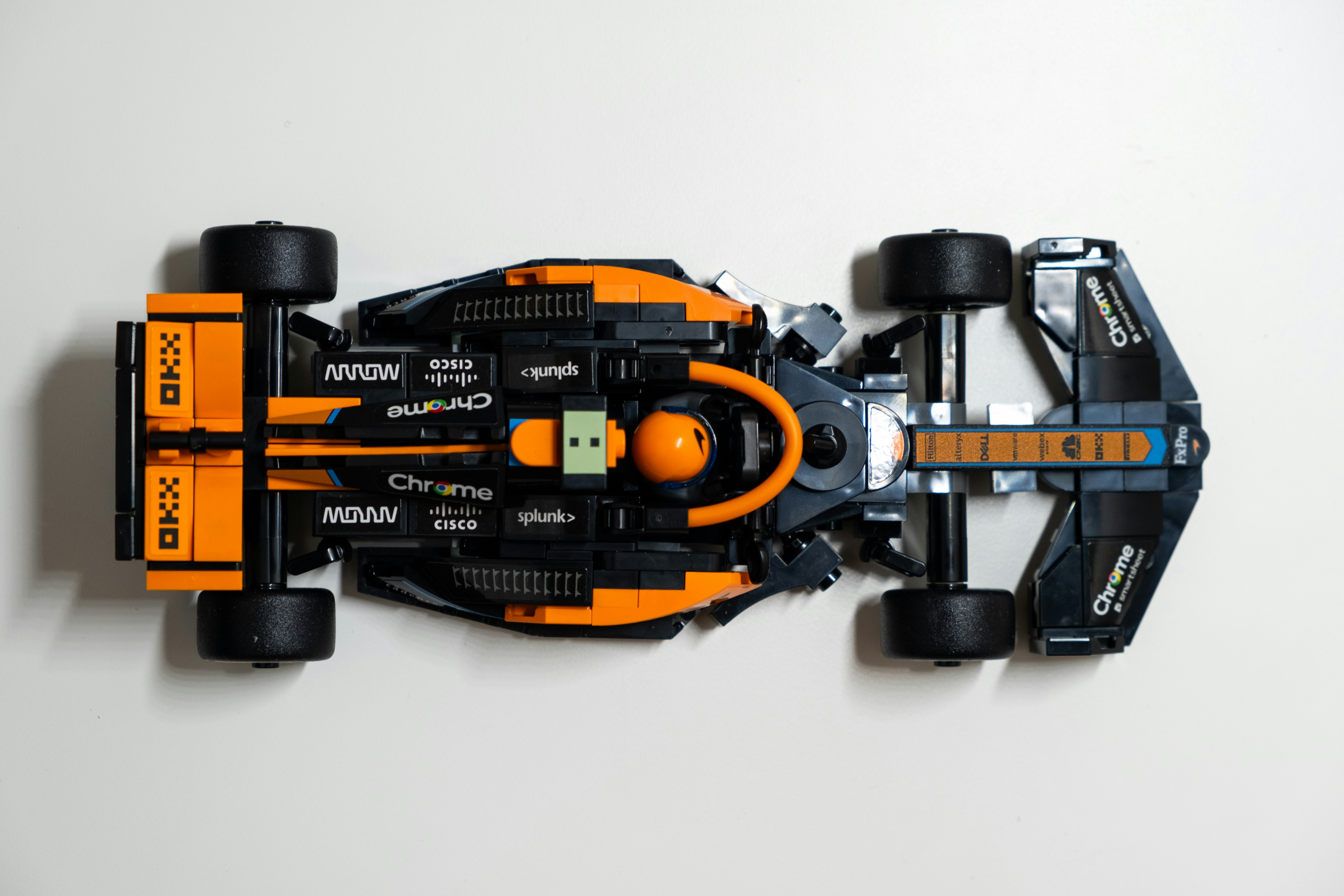 Zak Brown, CEO de McLaren, todavía siente FOMO por los autos de carreras